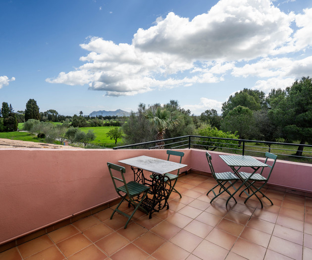 Unique Room in 340m2 VillaBetween sea and mountain