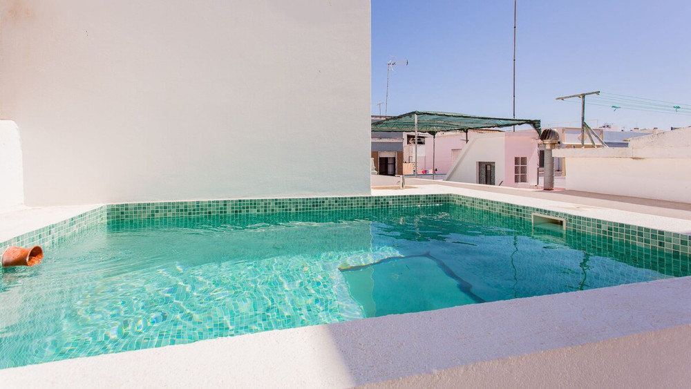 Stunning House With Rooftop and Pool by LovelyStay preview