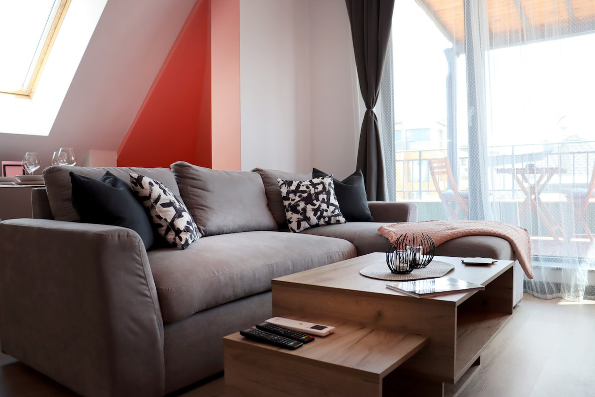 Living room image 1