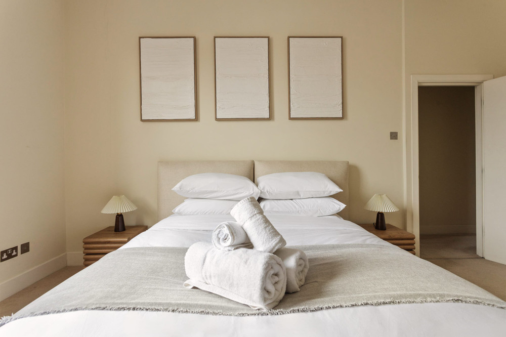 Elegant Knightsbridge 2BR | Near Harrods preview