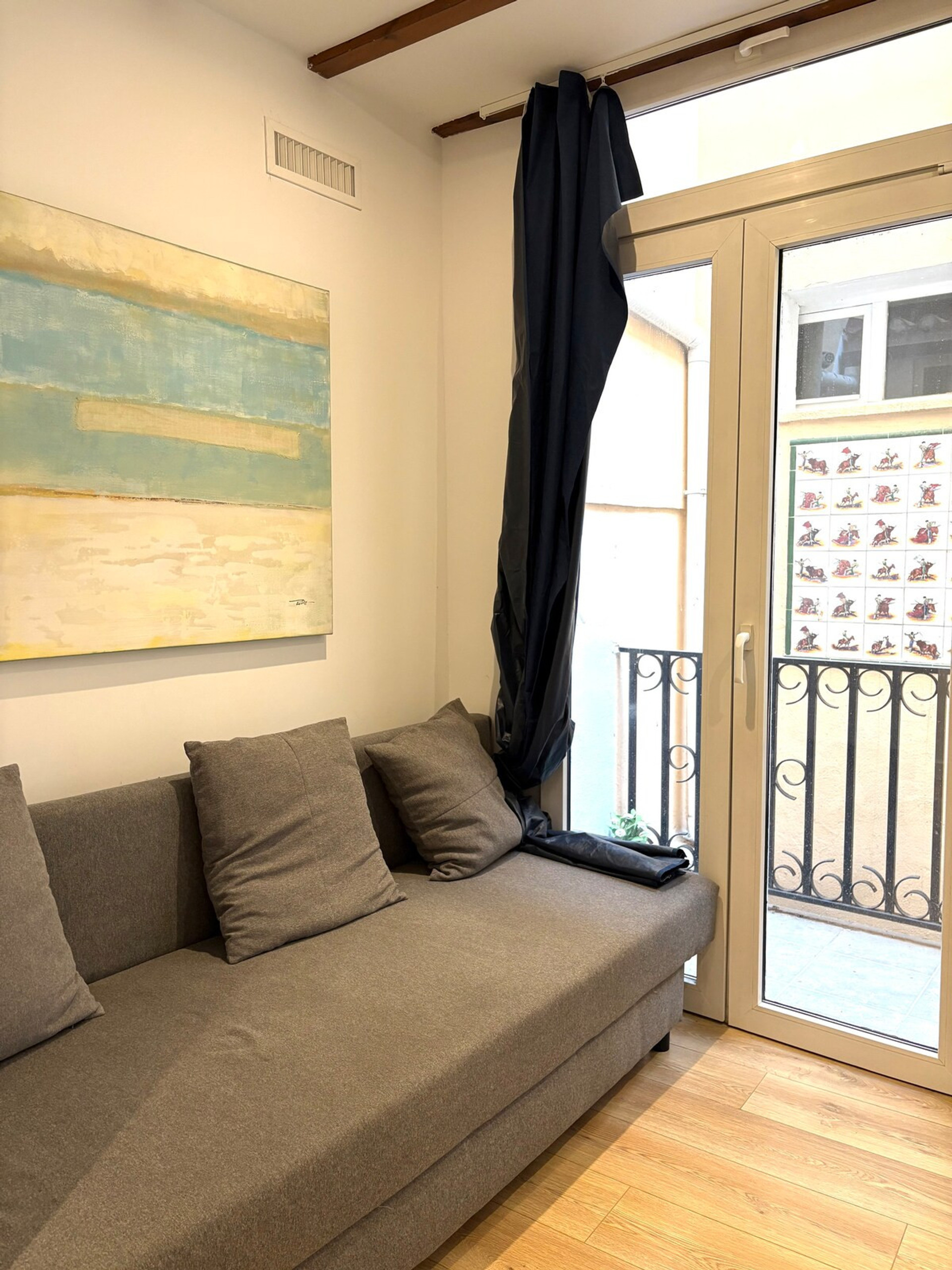 Living room image 1