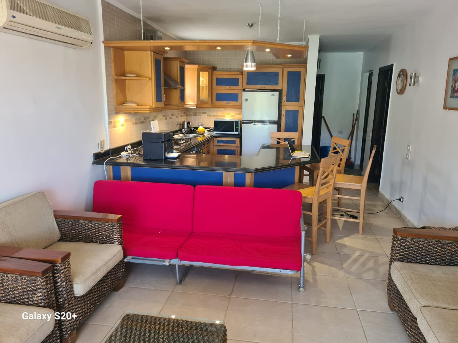 LIVING - KITCHEN