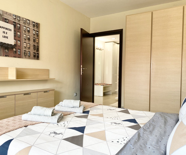 Entire Apartment for 4 Guests in Sofia, Banishora