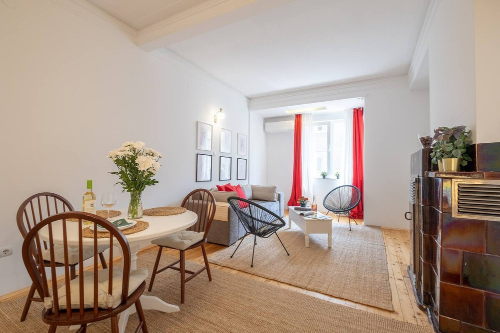 2BR + 1.5 BTH |  | Spacious | Kitchen | Metro preview