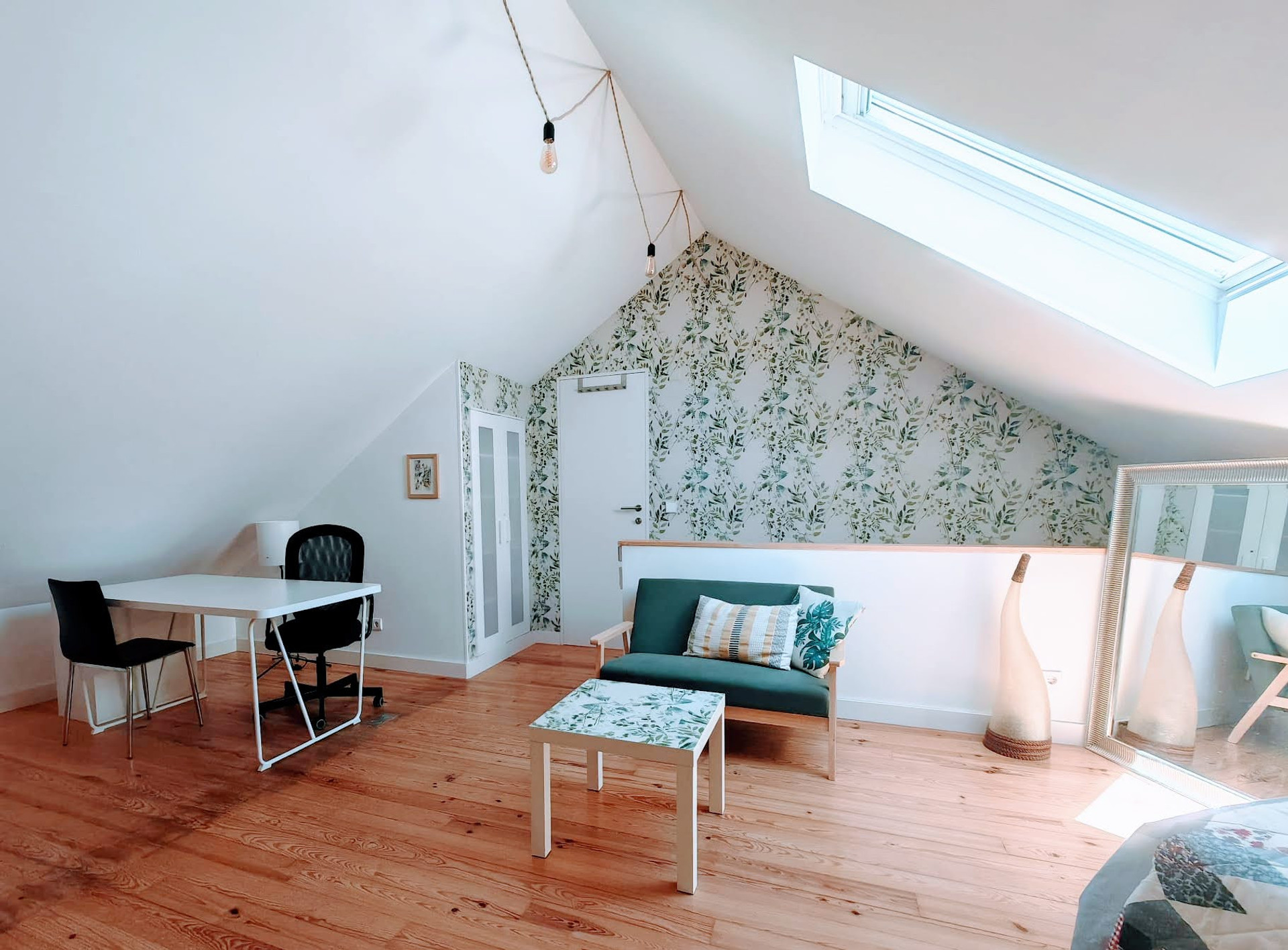 Overview with big 1.5m2 roof window and 3m hight celing