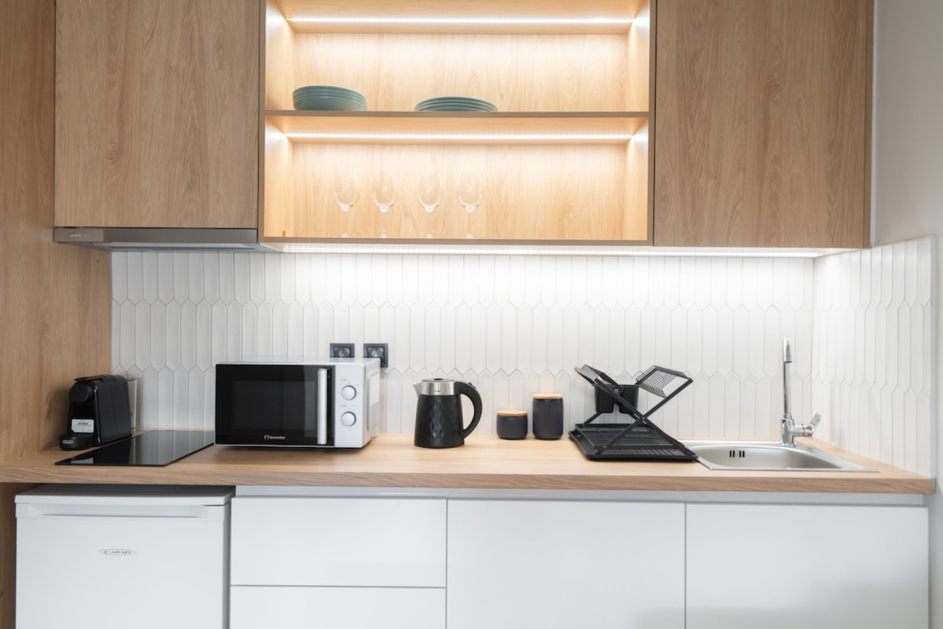 Full kitchen image 2