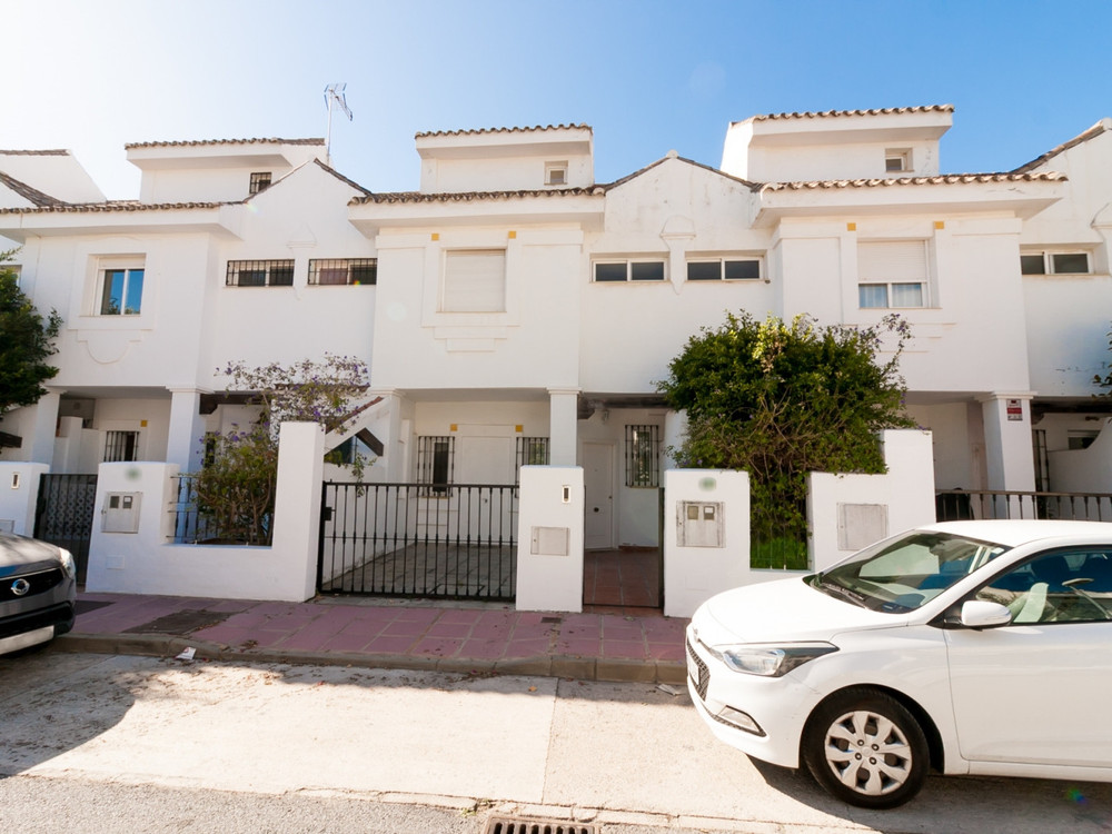 Los Naranjos Puerto Banus Townhouse by GHR Rentals