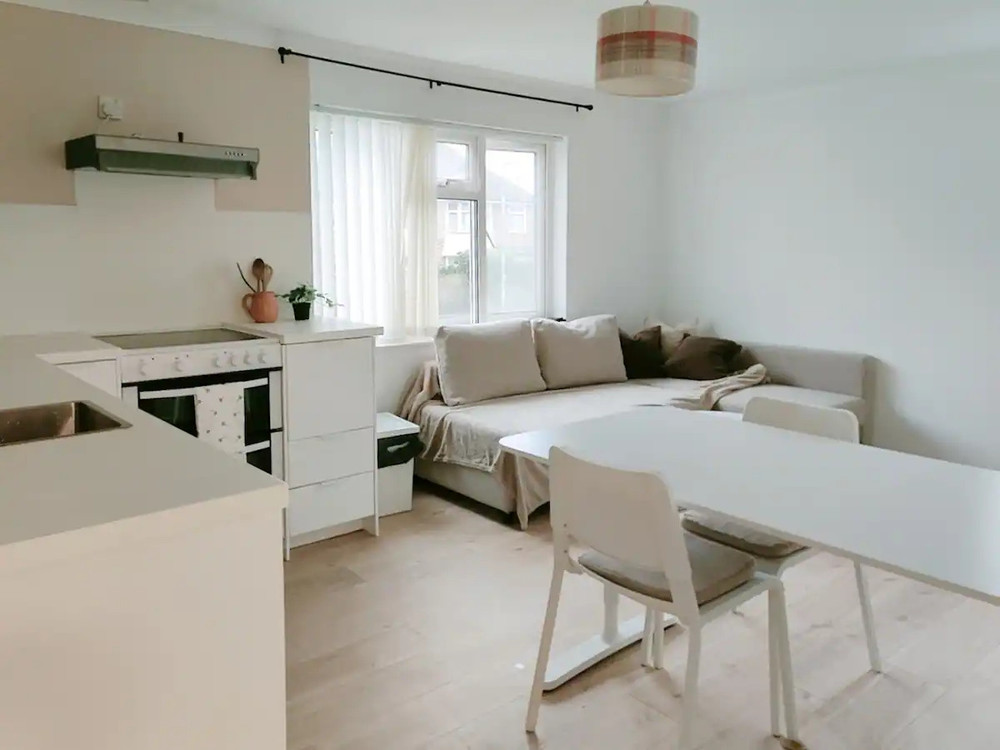 Modern 2-bed flat near Cambridge Station preview