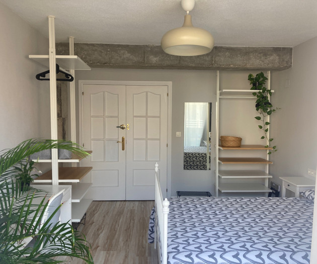 Sant Ferran Room - Very spacious, private balcony
