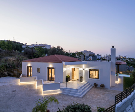 3-Bedroom Villa in Quiet Area 10' from Chania