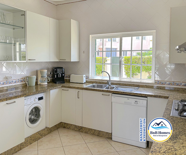 Villa Verde - 4 bedrooms, Marina view, pool & BBQ