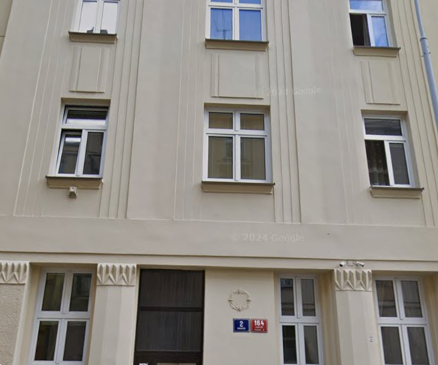100m two-story attic apartment near to city centre