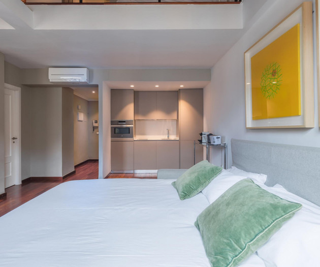 Bright & Cozy Penthouse · Seasonal Rental