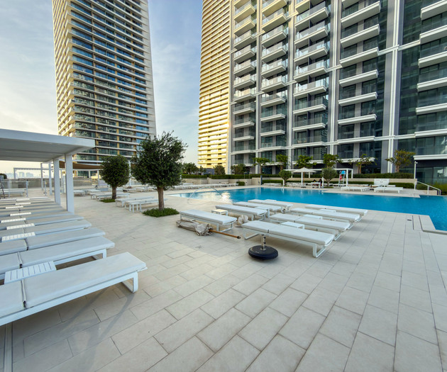 Beachfront Luxury 2BR Marina View + Private Beach