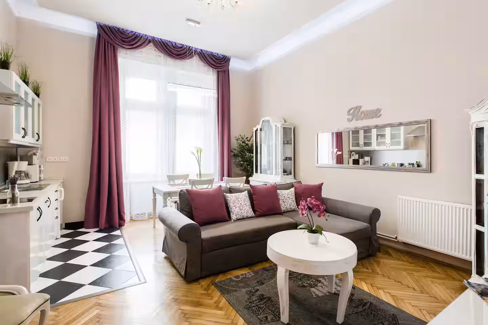 Vintage DIY home near the Basilica preview