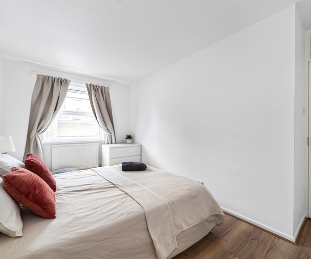 Bright 3 Bed Garden House, Haggerston, Parking