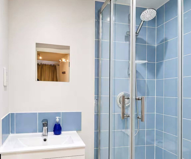 Cozy Eastleigh Home | 2 King Beds | Free Parking