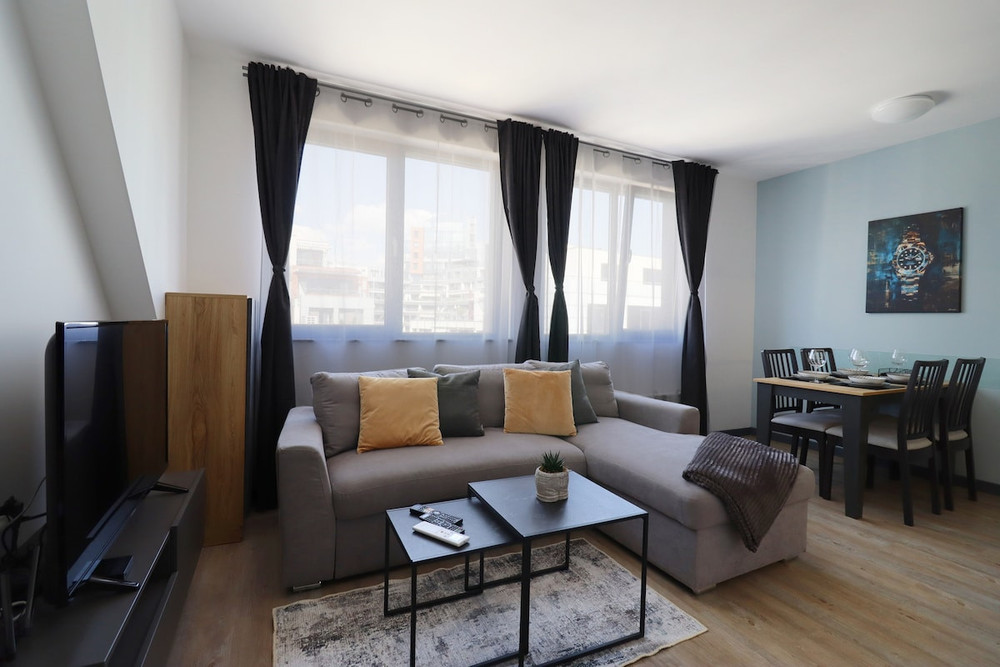 *New* Sofia Sunset 1BDRM + Free Parking & Terrace preview