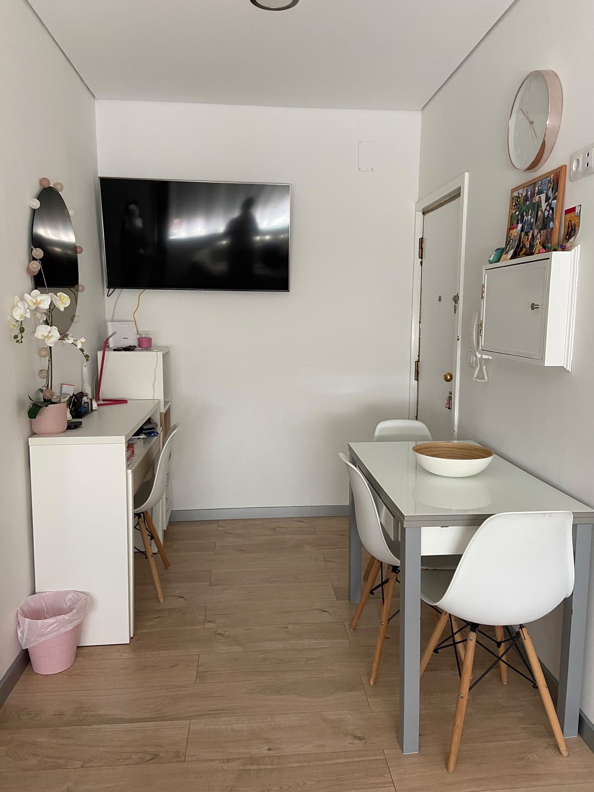 Living dining area with TV