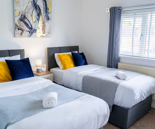 Cozy 4 Bedroom Home | Pet Friendly | Free Parking