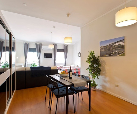 Spacious Sunny Flat - FDUP