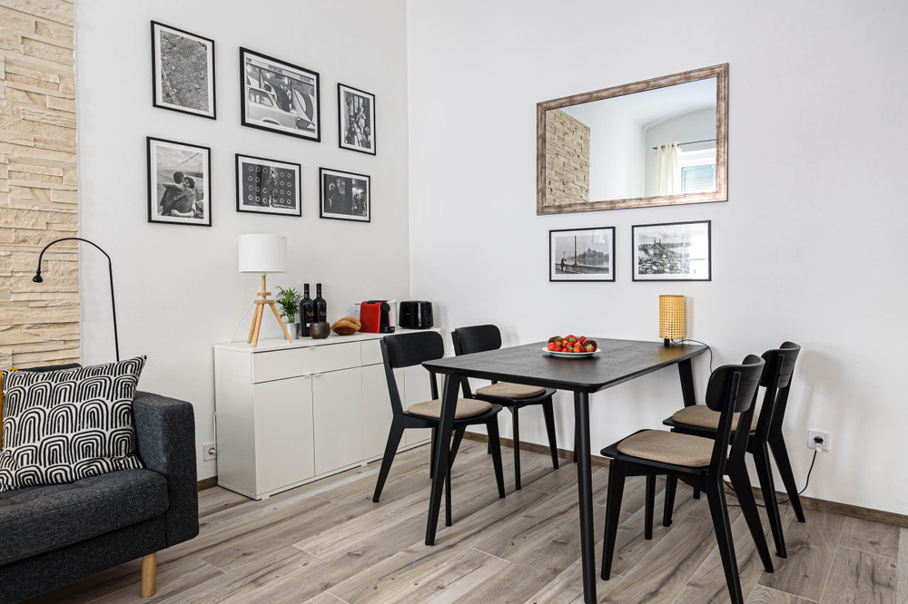 2 BEDROOM APARTMENT NEAR THE OPERA HOUSE preview