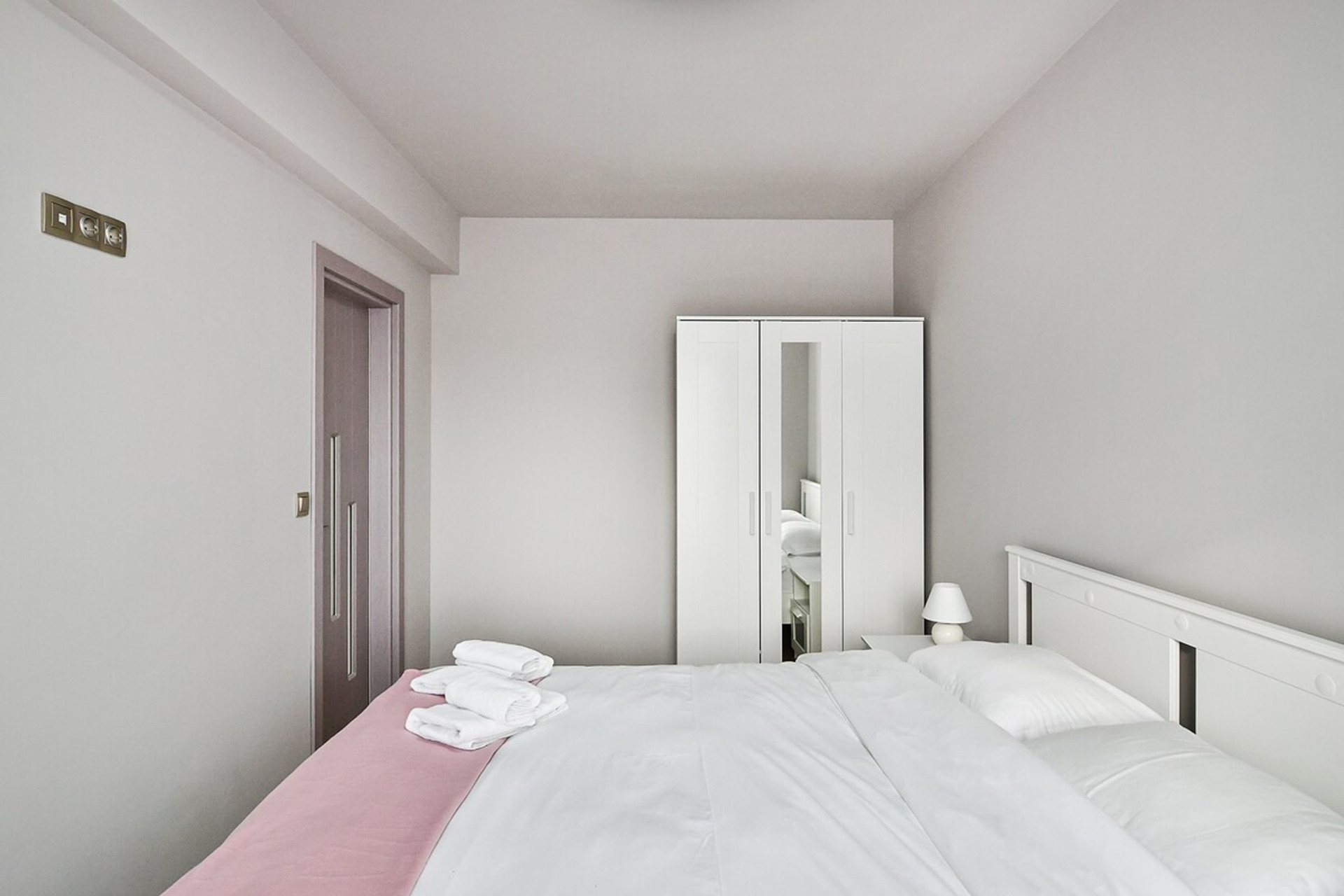 Bedroom image 3