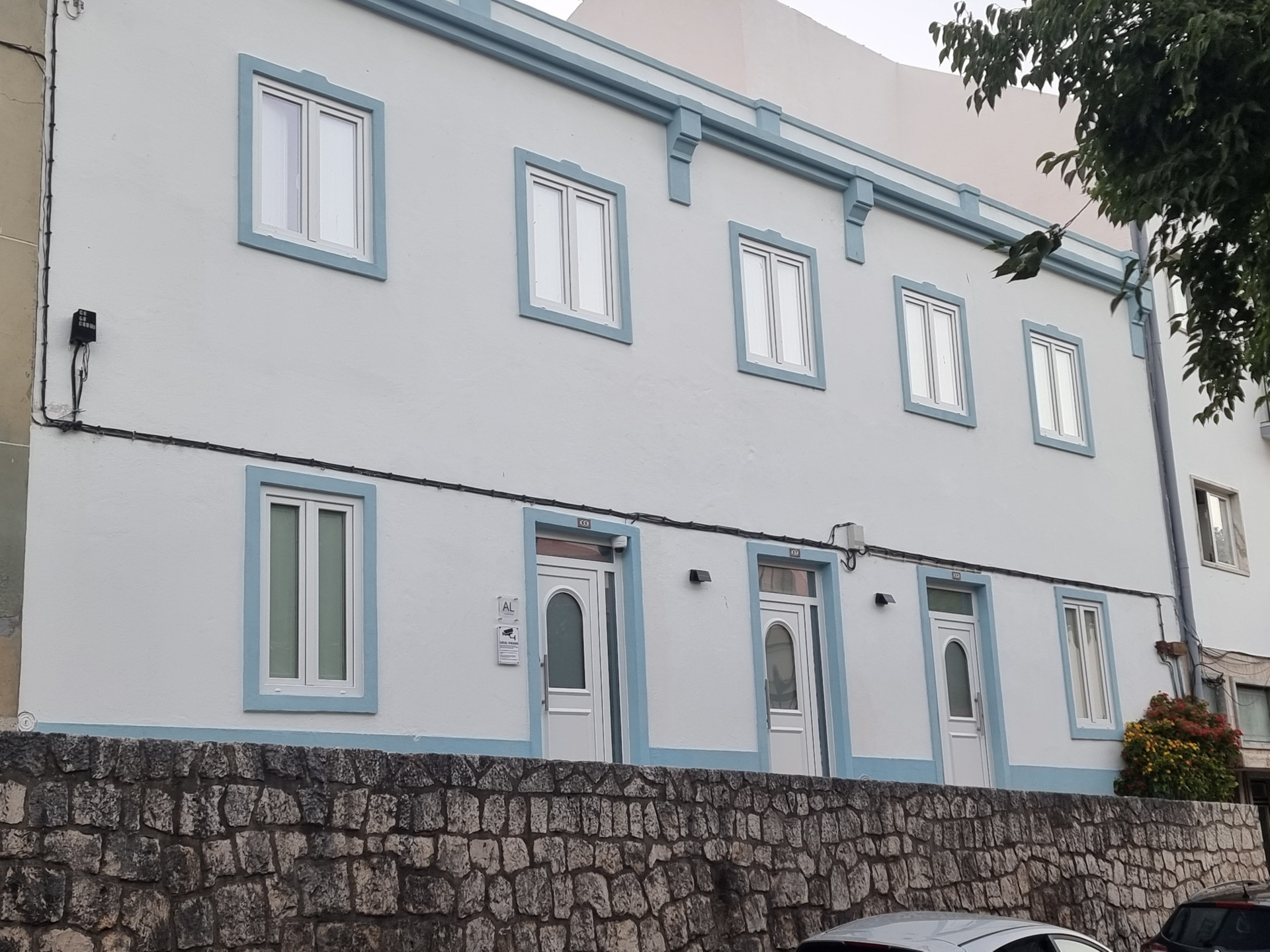 Building exterior facade view