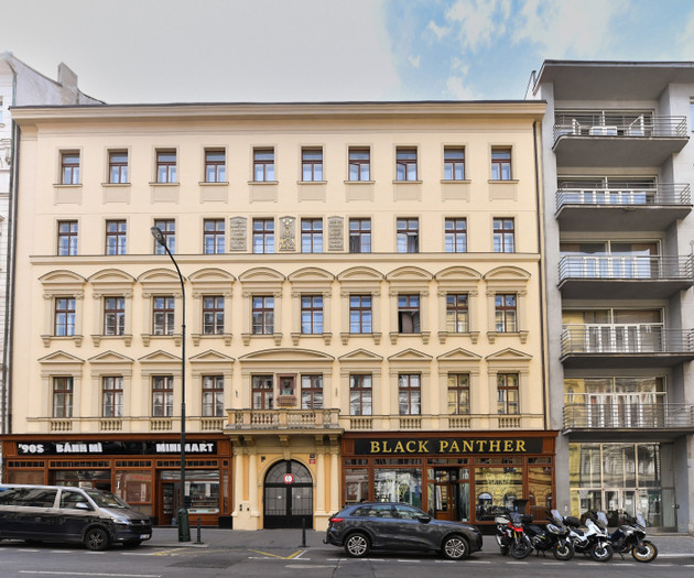 Prostorný apartmán s terasou v srdci Prahy - Žitná
