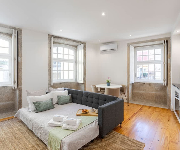 Modern & Trendy Flat by HostWise