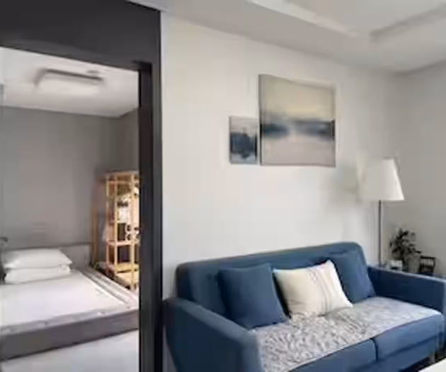 Ansan Two-Bedroom Apartment with Balcony & Washer