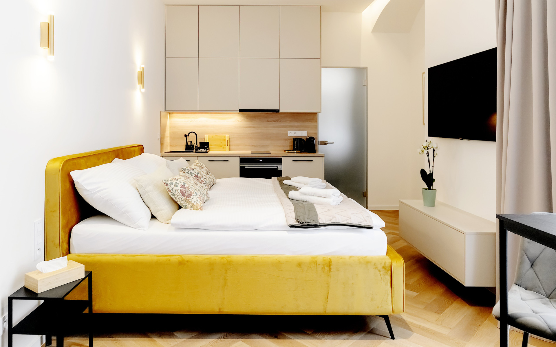 Studio with bed and kitchenette