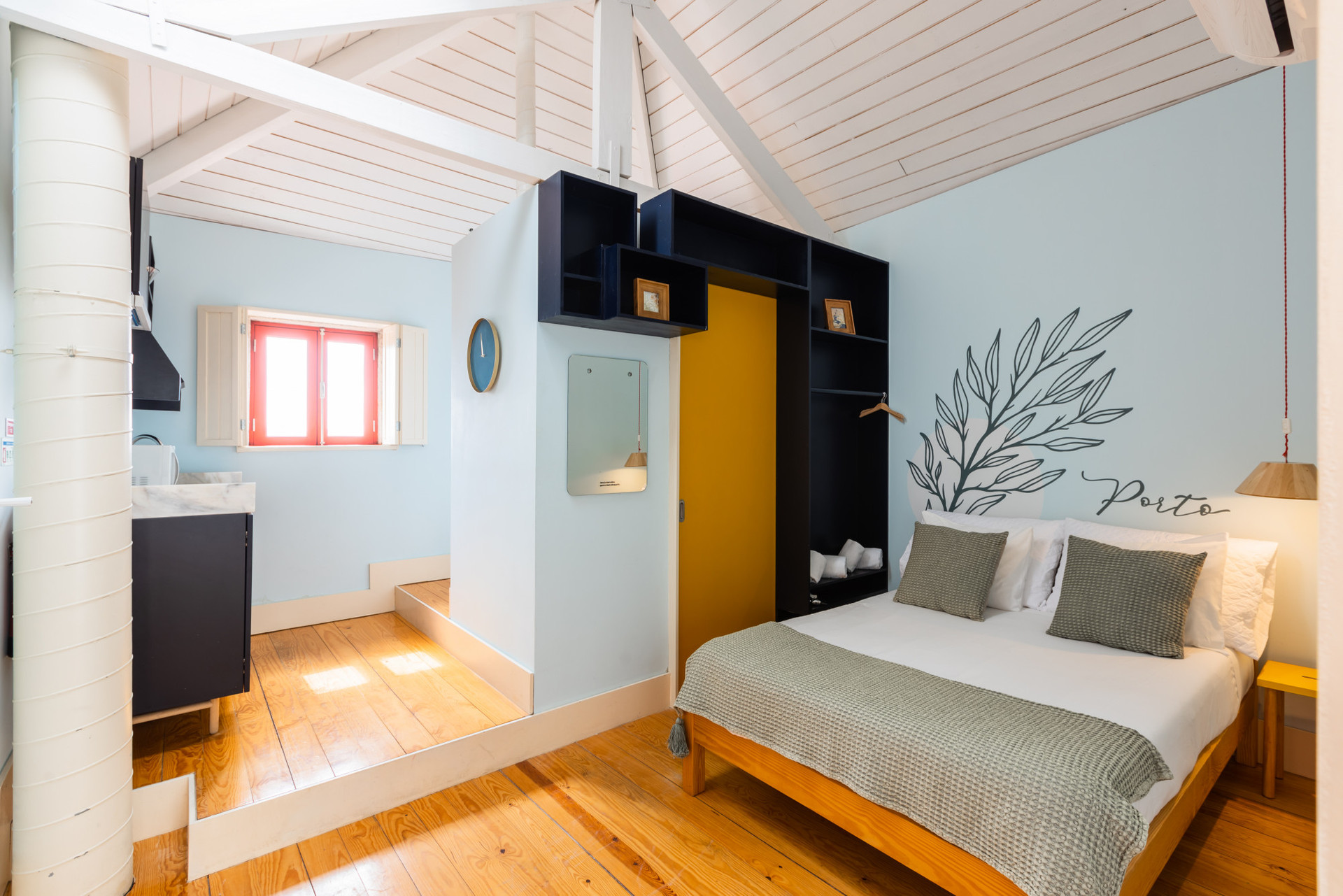 Studio with Comfortable Double-Bed and Air Conditioner