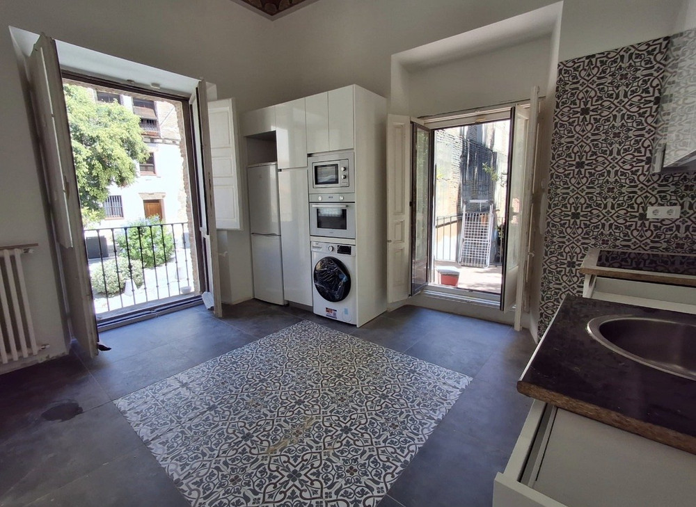 2 rooms in lovely segovian home with garden preview