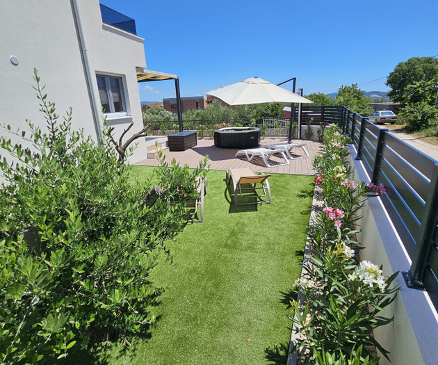 Garden view with pergola area