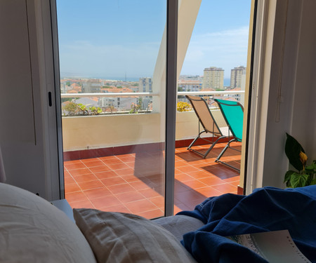 Sunny penthouse in Costa da Caparica