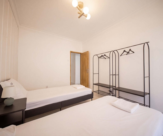 Comfortable and Bright Home Near Queluz Palace