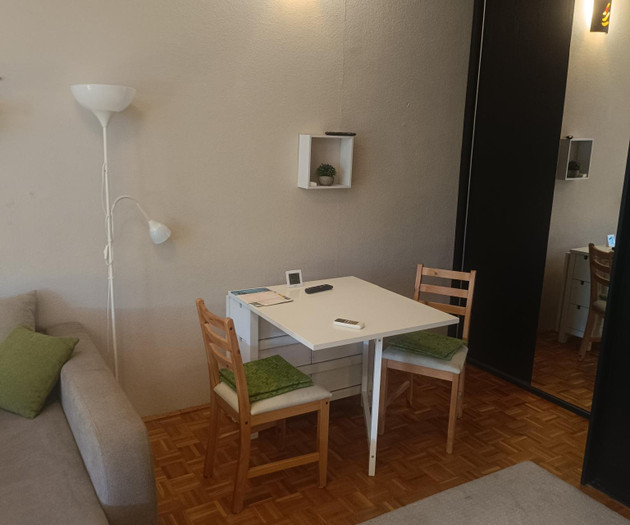 Világos, csendes lakás ingyenes parkolással