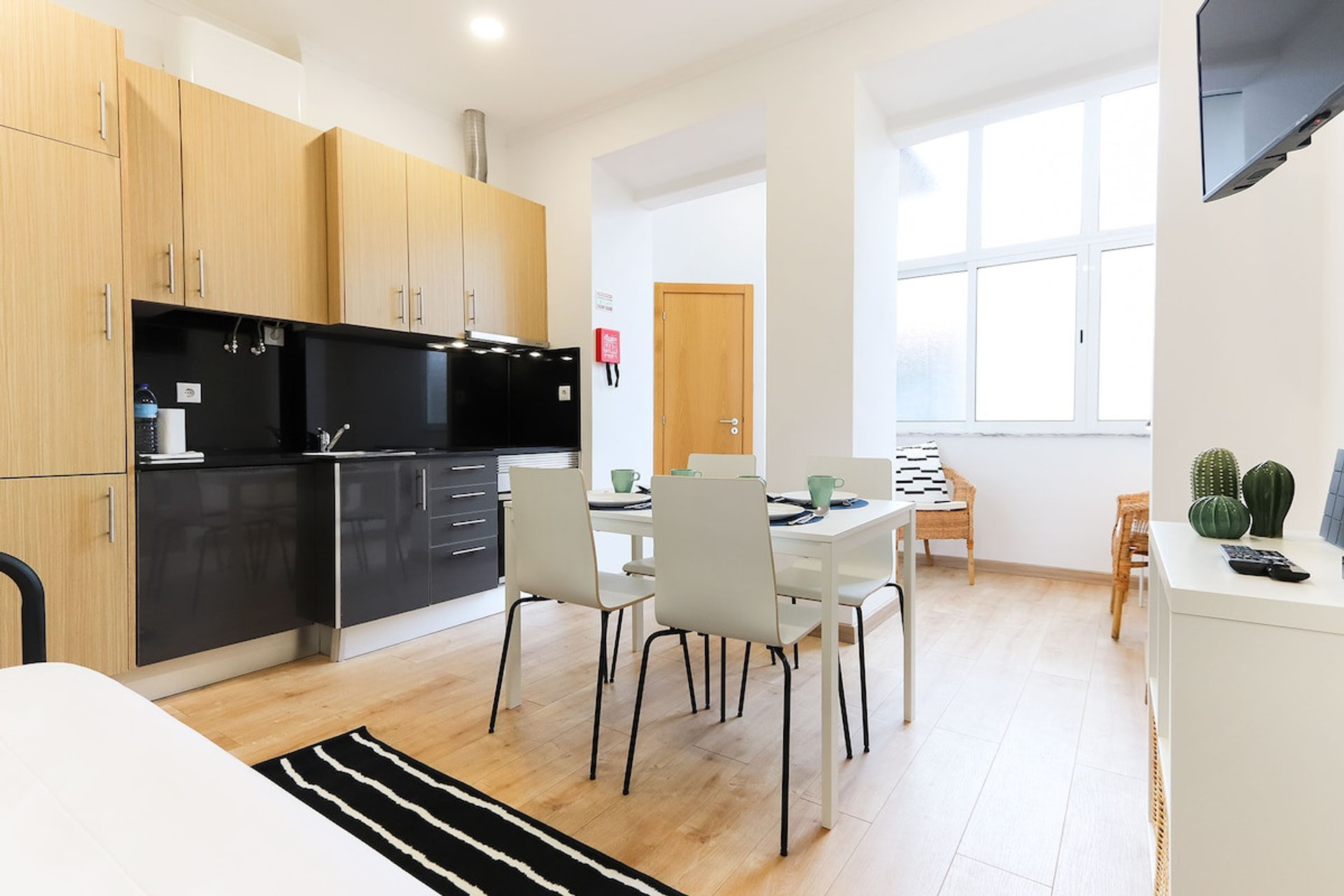 Dining area image 3