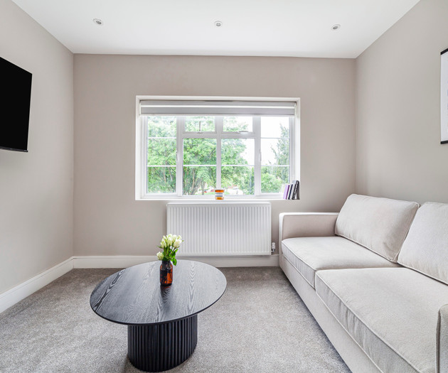 Trendy 2BR 1Bath Flat, 15 Min to Wembley, Sleeps 6