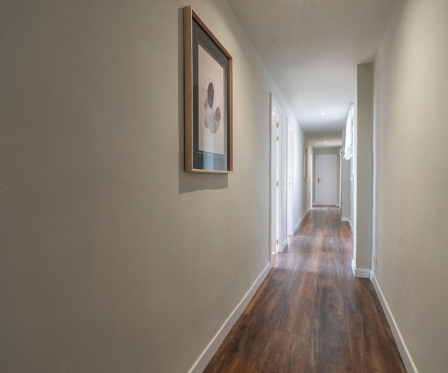 Big apartment with terras, Calle del Hospital 1.28