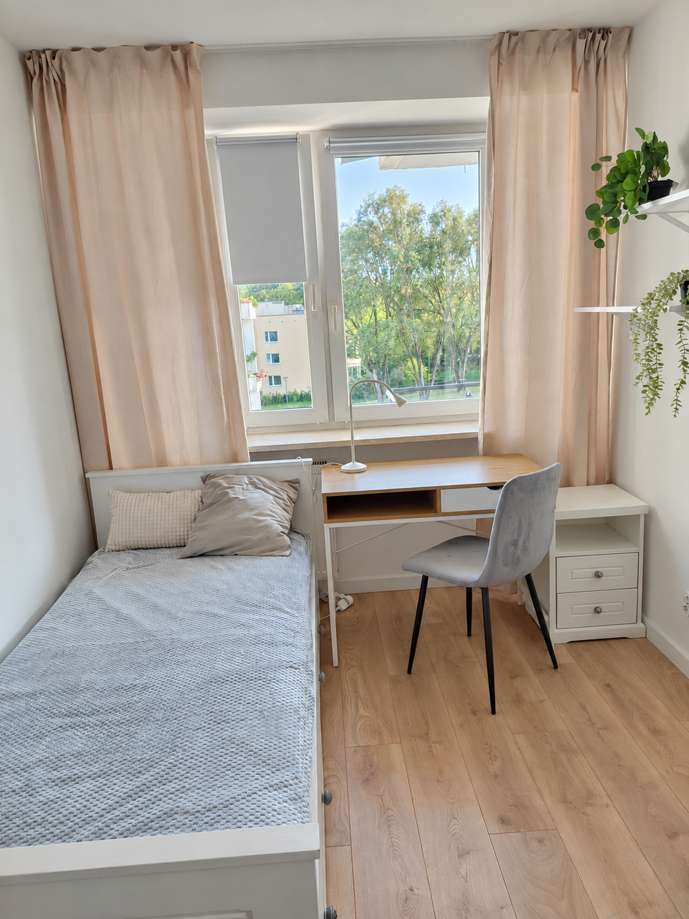 Cozy room close to metro station, safe quiet area preview