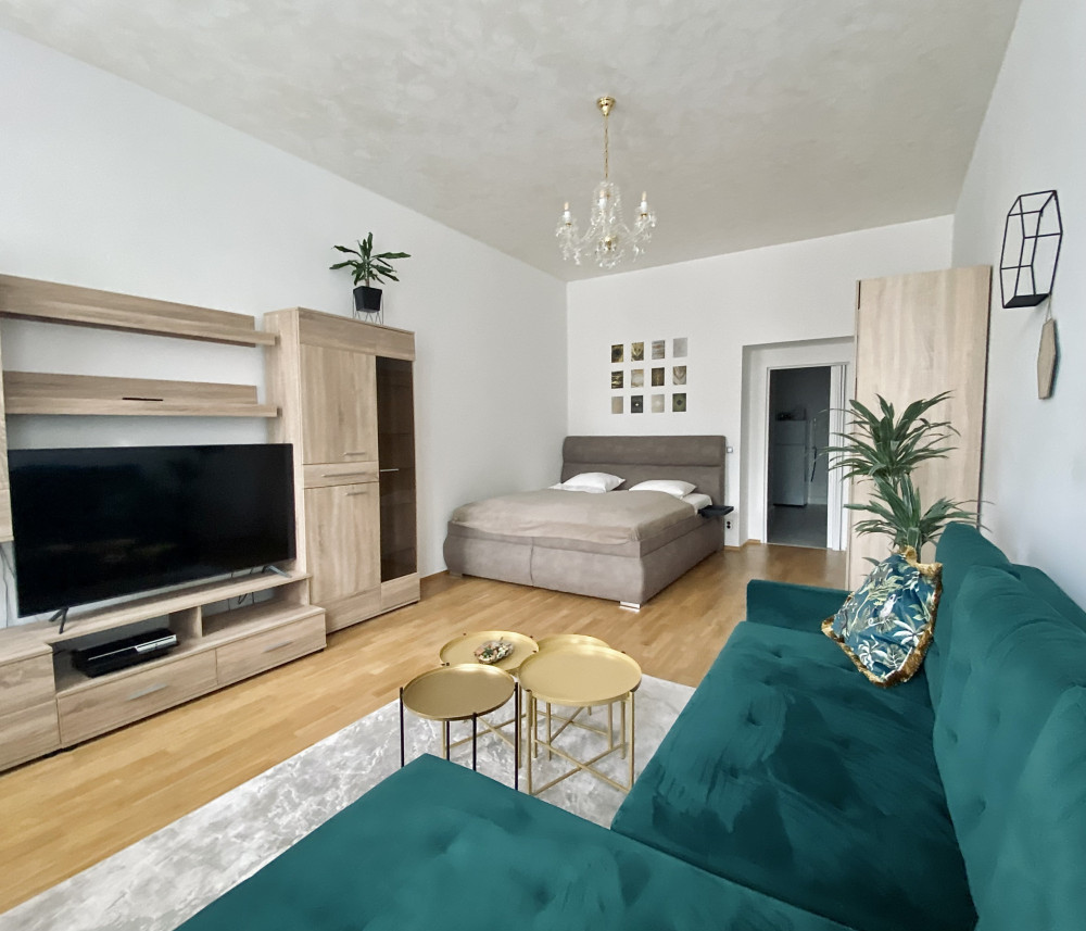 Stylish retreat in a lively area preview