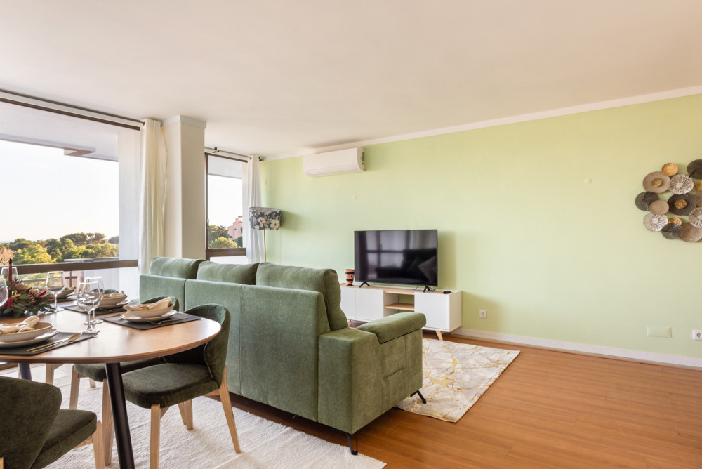 3BR Apt w/ Balcony & Sea View preview