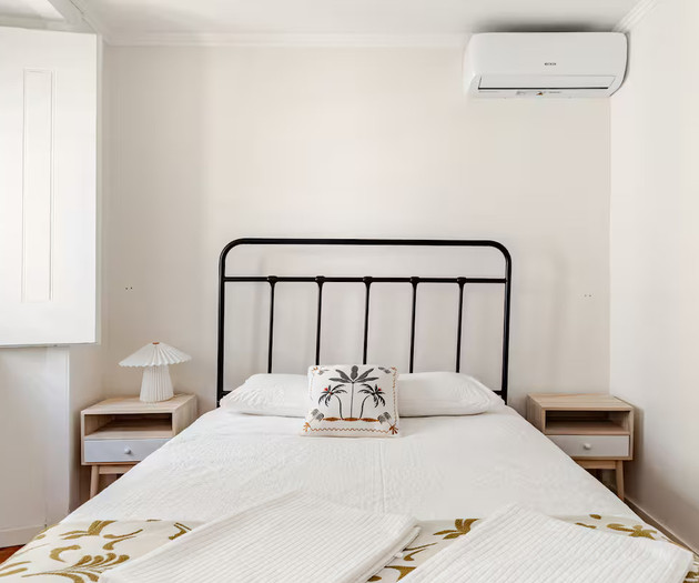 Bright 2-Bedroom Apartment with Terrace near Rato