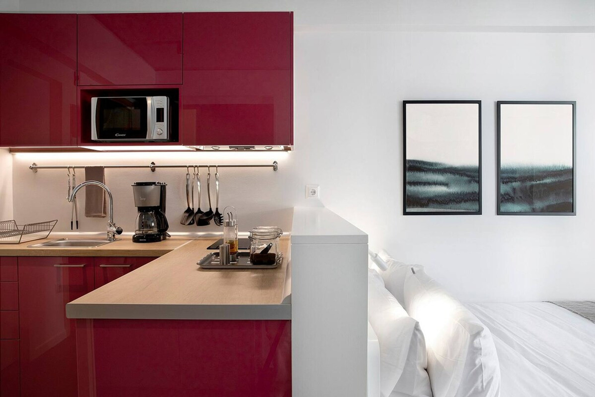 Kitchenette & bedhead