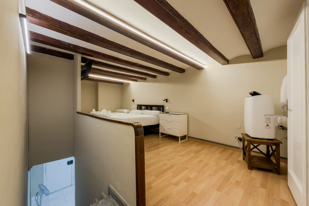 Flat Renovated 1-Bedroom with Breakfast Bar preview