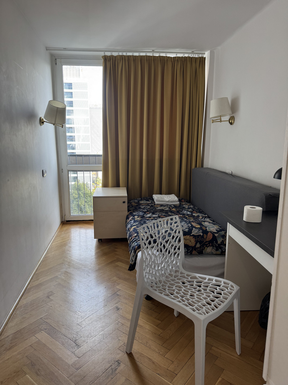 Room for one person/couple IN CITY CENTER preview