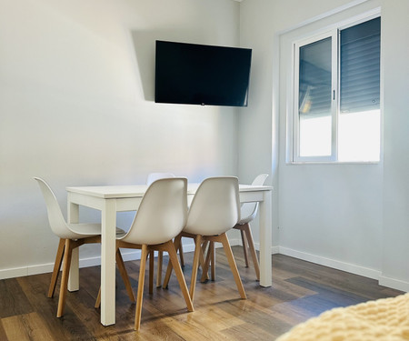 Bedroom near the beach and Lisbon center