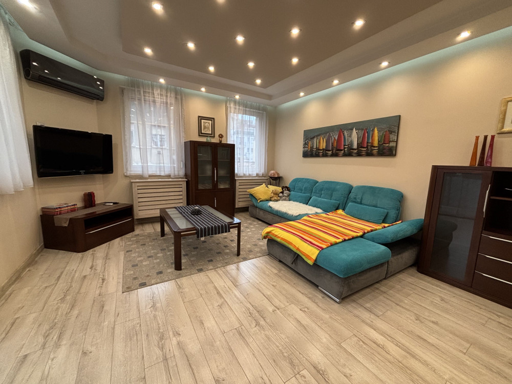 Rose Apartment - Elegant and Cosy 2-Bedroom preview